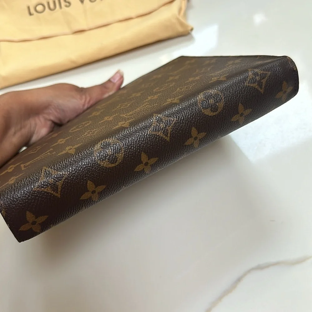 Louis Vuitton Large Monogram Agenda Ring Cover - Picture 10 of 16